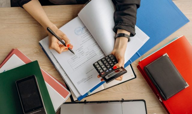 Actividades administrativas en la relación con el cliente