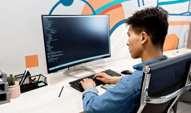 Desarrollo de elementos software para gestión de sistemas