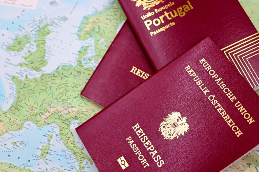 Mapa y pasaportes